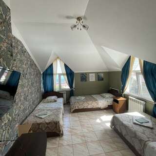 Гостевой дом Горный Воздух Ялта Трехместный-8