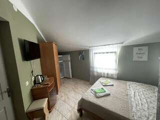 Гостевой дом Горный Воздух Ялта Двухместный номер с 1 кроватью или 2 отдельными кроватями-2