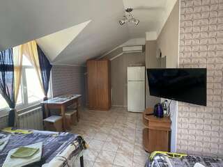 Гостевой дом Горный Воздух Ялта Трехместный номер-4