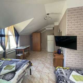 Гостевой дом Горный Воздух Ялта Трехместный-7