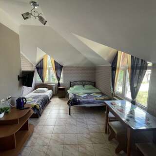 Гостевой дом Горный Воздух Ялта Трехместный-2