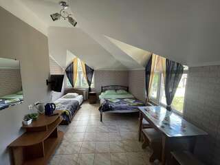 Гостевой дом Горный Воздух Ялта Трехместный номер-5