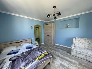 Гостевой дом Горный Воздух Ялта Трехместный номер-1